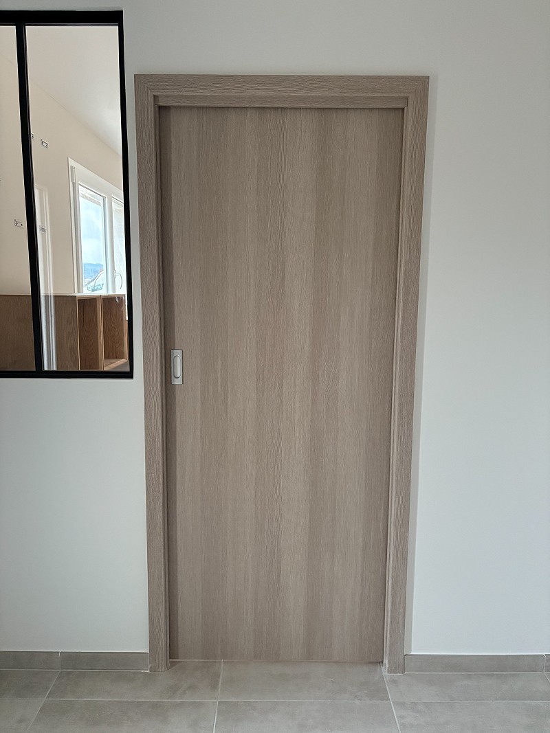 Porte coulissante à galandage Anthracite